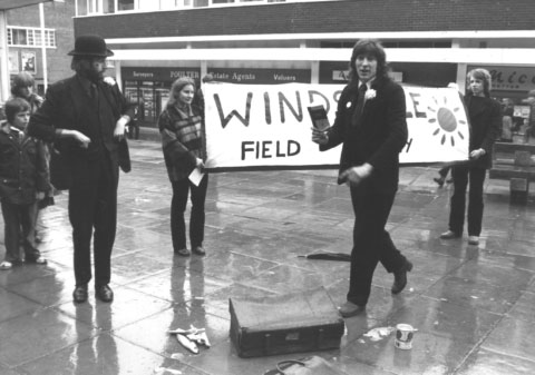 susie hewson campaigning with greenpeace in 80s