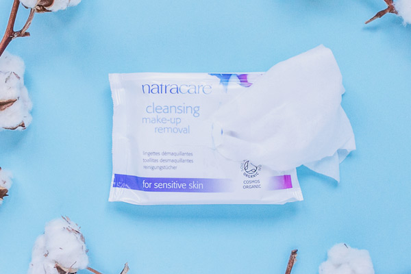 Organic Cleansing Makeup Remover Wipes photo