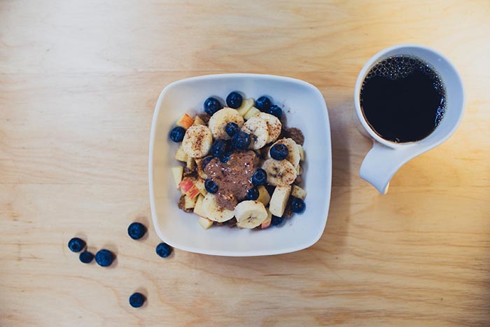 bananes dans un bol de petit déjeuner