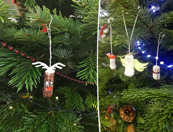 diy rudolph tampon decor on tree