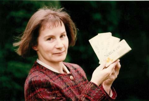 Susie Hewson mit alter Natracare Verpackung